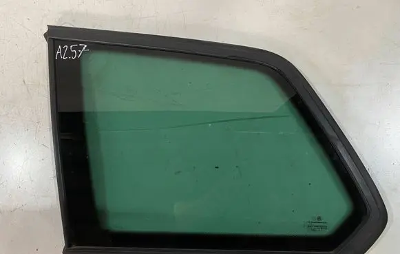 Volkswagen Golf VII Rear side window 43R006723