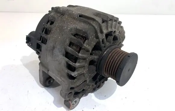Volkswagen Golf VII Generator/alternator 04L903023L
