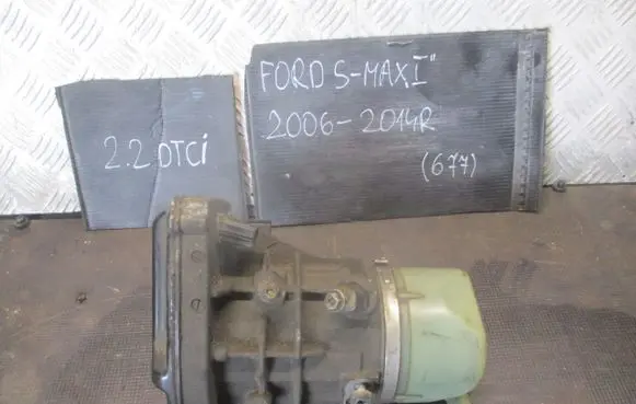 Ford S-MAX Power steering pump mounting bracket 