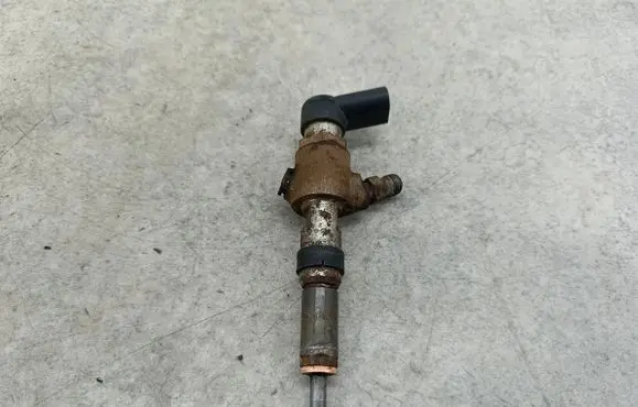 Ford Fusion Fuel injector 9655304880