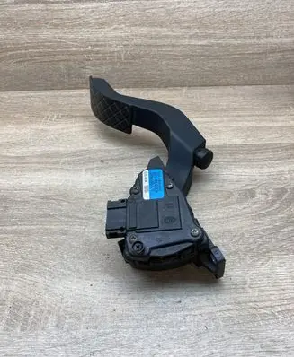 Audi A6 S6 C5 4B Accelerator throttle pedal 8D1723523N 6PV008376