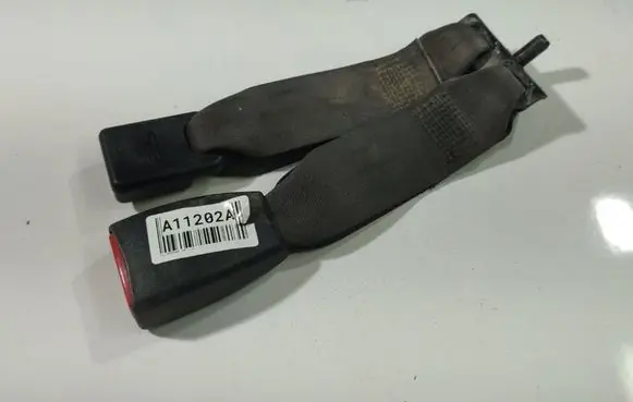 KIA Sportage Middle seatbelt buckle (rear) 