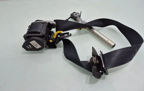Mitsubishi Outlander Front seatbelt 6083807