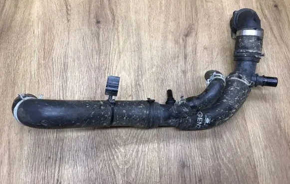 Land Rover Range Rover Sport L494 Engine coolant pipe/hose CPLA8286CA