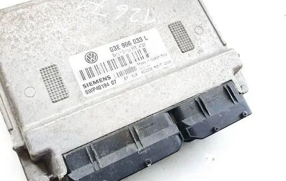 Volkswagen Polo Engine control unit/module 03E906033L