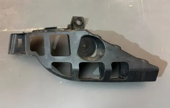 Seat Leon (5F) Rear bumper mounting bracket 5F0807377