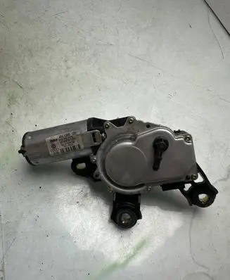Volkswagen PASSAT B5.5 Rear window wiper motor 8L0955711B 404430B 47764739