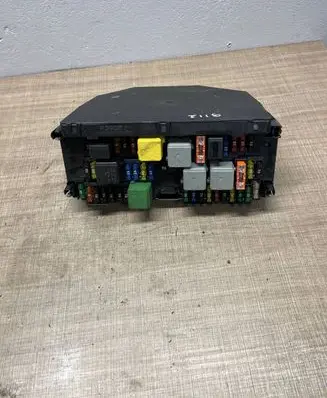 Mercedes-Benz C W204 Fuse box set A2129003514 A2129020706 A2129015204