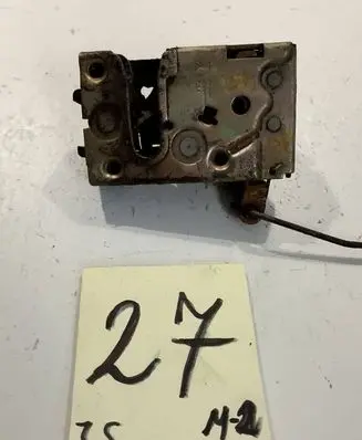 Peugeot 405 Front door lock 913576