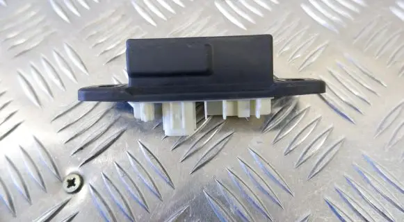 Toyota Yaris XP210 Tailgate opening switch 84840F4020