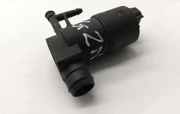 Toyota Verso-S Windscreen/windshield washer pump 