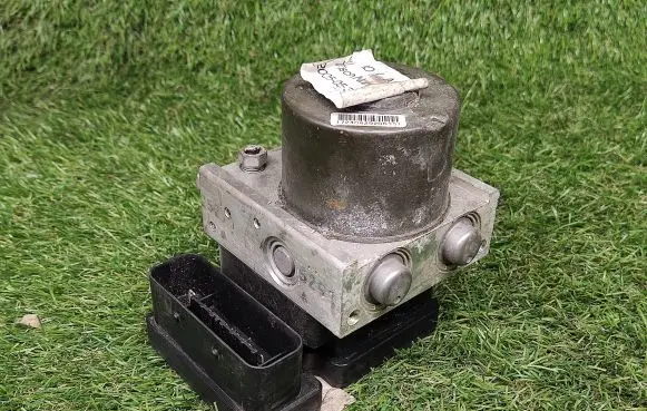 Ford Focus ABS Pump 3M512M110GA