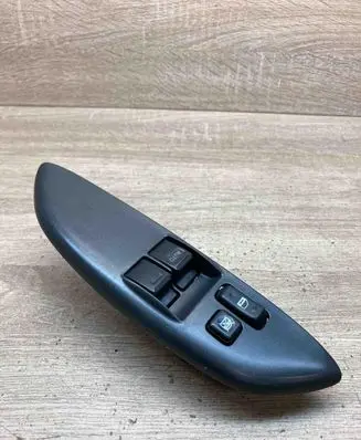 Toyota Yaris Electric window control switch 0114F27
