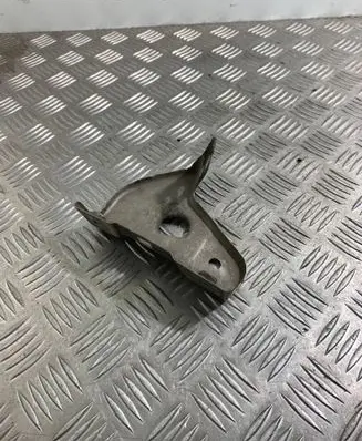 Seat Alhambra (Mk2) Fender mounting bracket 7N0821135A