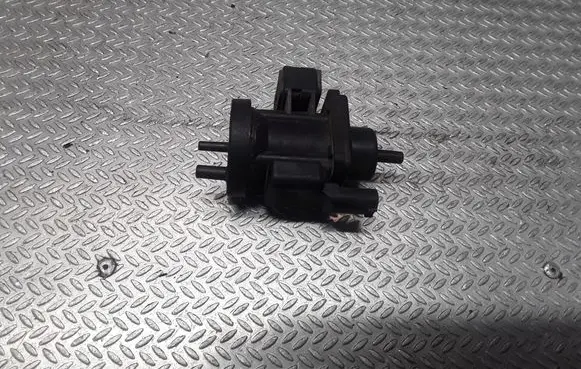 Mercedes-Benz S W220 Turbo solenoid valve A0005450527
