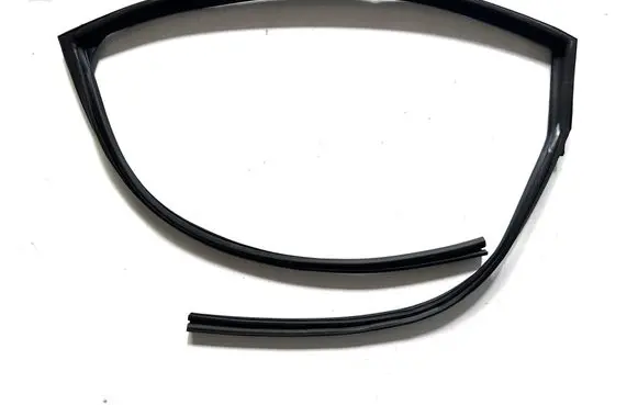 Nissan X-Trail T32 Rubber seal rear door window/glass 823316FL2A 823314BA0A