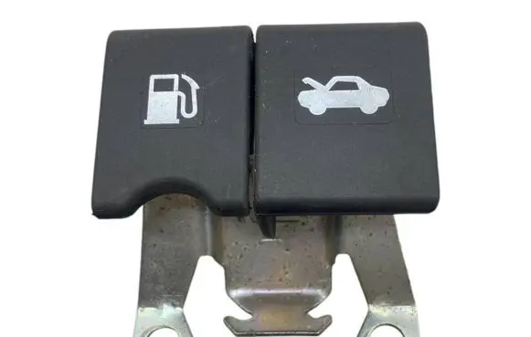 Nissan Qashqai Fuel cap release pull handle 