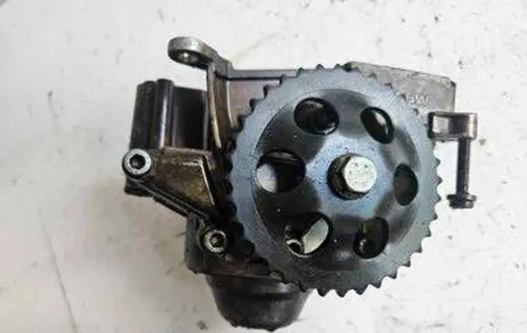 Skoda Fabia Mk1 (6Y) Oil pump 03D115105