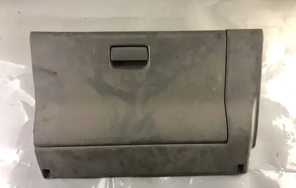 Nissan Patrol Y61 Glove box