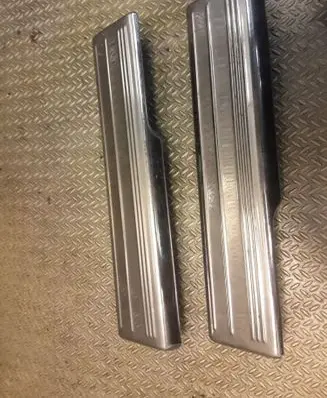 Mercedes-Benz S W220 sill trim set (inner) 2206805735 A2206805835