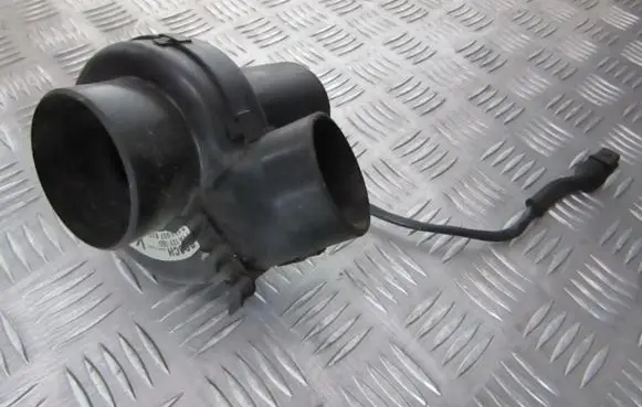Opel Omega B2 Secondary air pump 0130007810 90493287