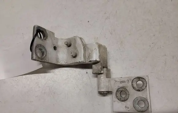 Citroen Berlingo Loading door lower hinge 
