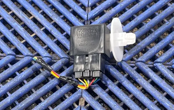 Toyota Prius (XW30) Other relay 0618001011 895A147010