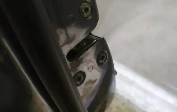 Hyundai Santa Fe Front door lock