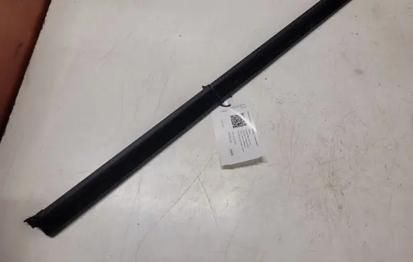 Skoda Superb B8 (3V) Rear door glass trim molding 3V9839479