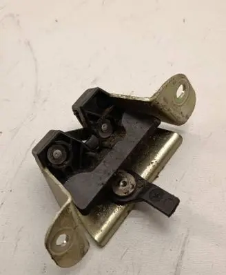 Toyota Aygo AB10 Tailgate/trunk/boot lock/catch/latch 693500H010