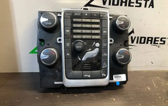 Volvo XC60 Climate control unit 30795272 M4094800135 000510824