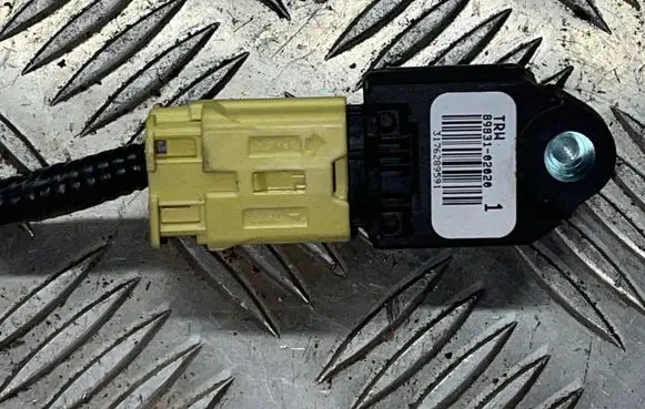 Lexus IS 220D-250-350 Airbag deployment crash/impact sensor 8983102020