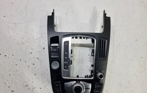 Audi A4 S4 B8 8K Head unit multimedia control 8T0919611L 001957826 900255050001