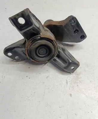 Engine mounting bracket