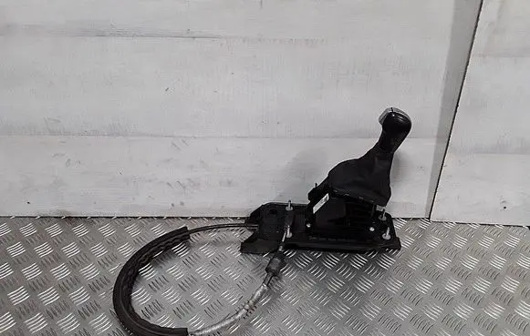 Volkswagen Jetta VI Gear shifter/selector 5K2713025AH