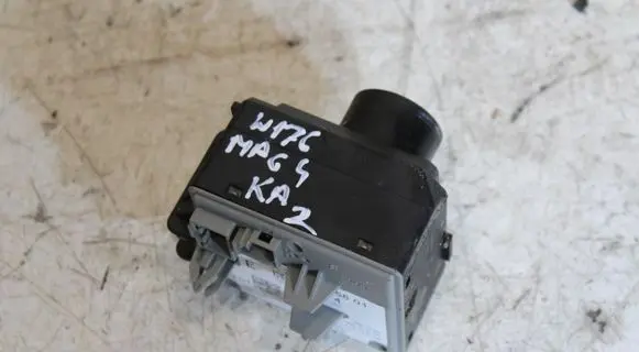 Mercedes-Benz A W176 Ignition lock A2469055801 904010GE16F22 1010366600