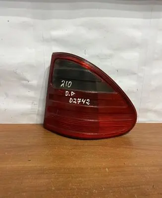 Mercedes-Benz E W210 Other body part A2108204864 D2742