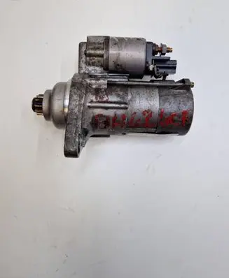 Volkswagen PASSAT B6 Starter motor 02Z911023H T818E1