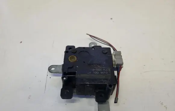 Toyota RAV 4 (XA30) A/C air flow flap actuator/motor 0638000920