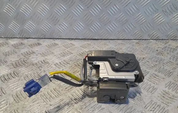 Toyota Avensis T250 Tailgate lock latch 