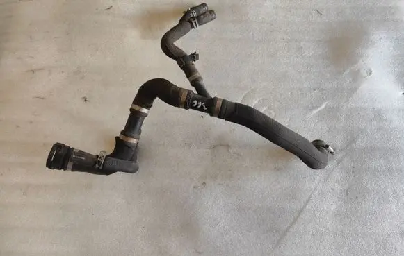 Volvo V60 Engine coolant pipe/hose 207147