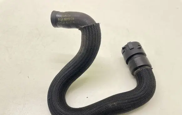 Volvo XC60 Engine coolant pipe/hose 8G918B159CB