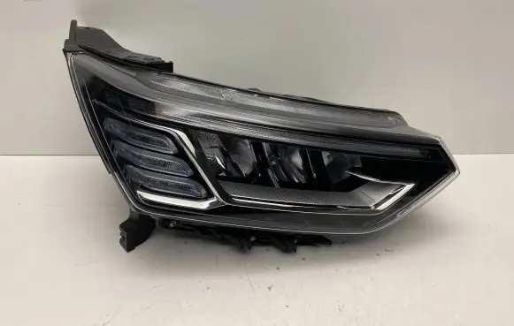 SsangYong Korando Headlight/headlamp 8310237200 193331341 1011500628