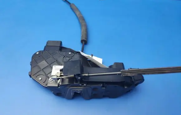 Jaguar XF Rear door lock 8X2A26413AB A048317