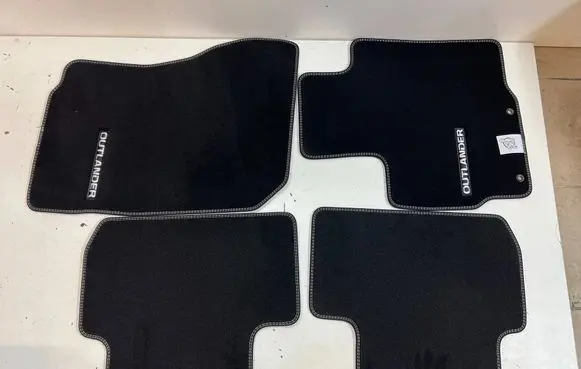 Mitsubishi Outlander Car floor mat set MZ31465
