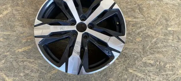 Peugeot 5008 R18 alloy rim 9811635077 3991258