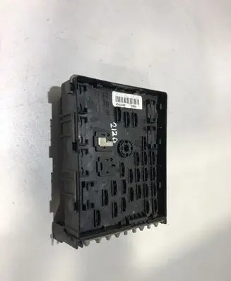 Volkswagen PASSAT B6 Fuse module 3C0937125