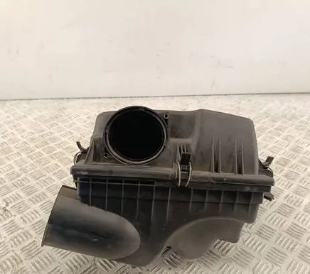 BMW 5 E60 E61 Air filter box 7792416