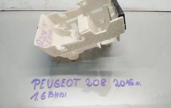 Peugeot 208 Fuse box set
