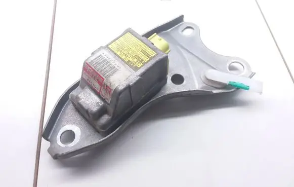 Toyota Avensis Verso Airbag deployment crash/impact sensor 8986044010